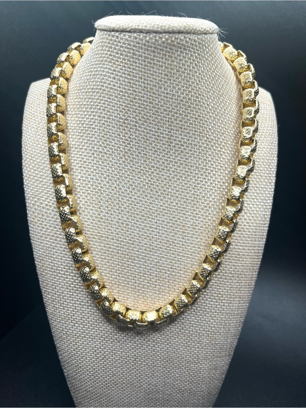 Vintage Sarah Coventry Gold Tone Textured Choker Necklace 1970s